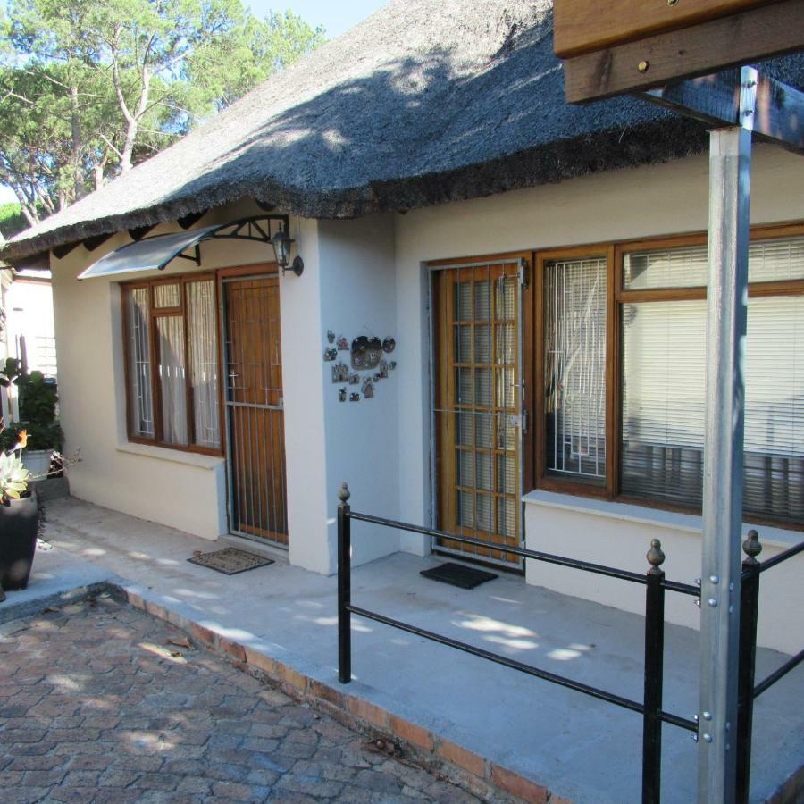 The Worm Hole Garden Cottage Stellenbosch Exterior photo